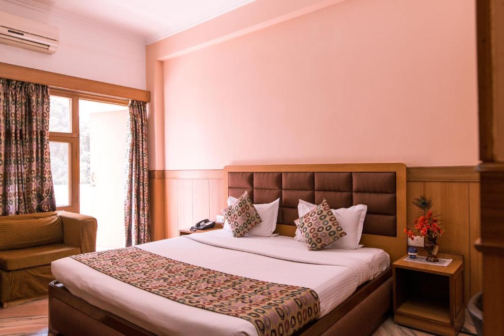 Двухместный (Deluxe Double or Twin Room with complimentary 10% discount on food and early check-in at 10 am), Hotel Buddha