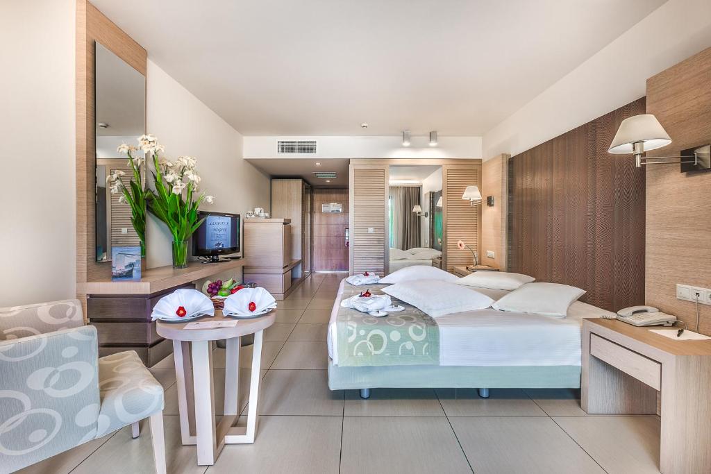 Двухместный (Двухместный номер с 1 кроватью с видом на море) курортного отеля Astir Odysseus Kos Resort and Spa, Тингаки