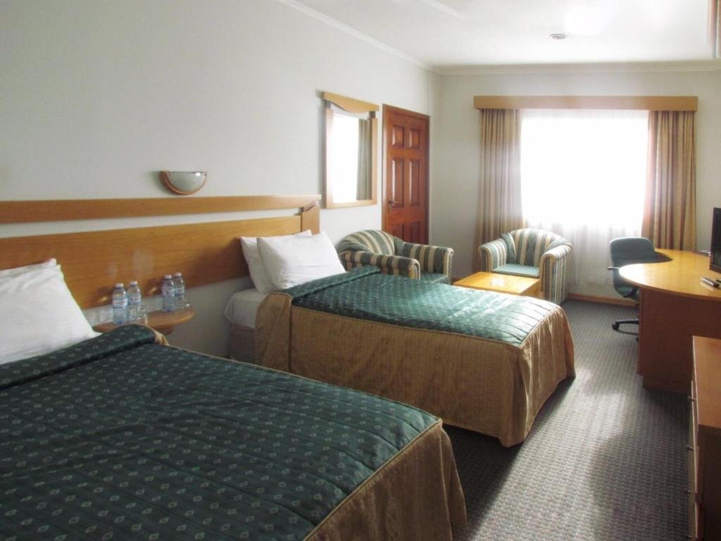 Двухместный (Стандартный двухместный номер с 2 отдельными кроватями) курортного отеля Crescent Beach, Баку