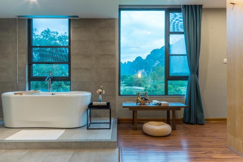 Двухместный (Superior Double Room with River View free afternoon tea available), Yangshuo Zen Garden Resort