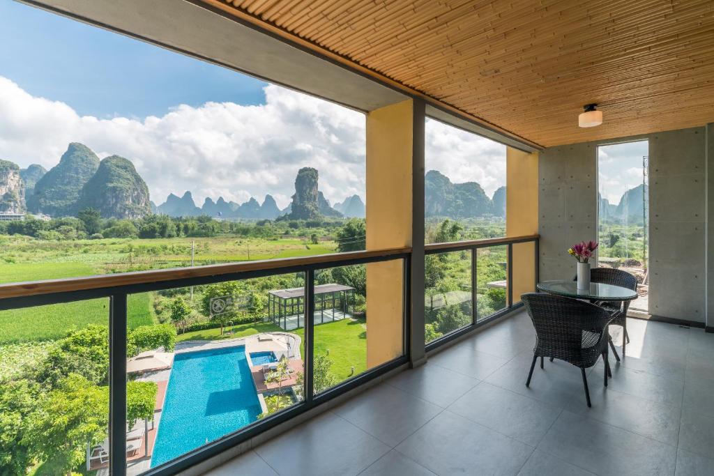 Сьюит (Junior Suite with Terrace free afternoon tea available), Yangshuo Zen Garden Resort