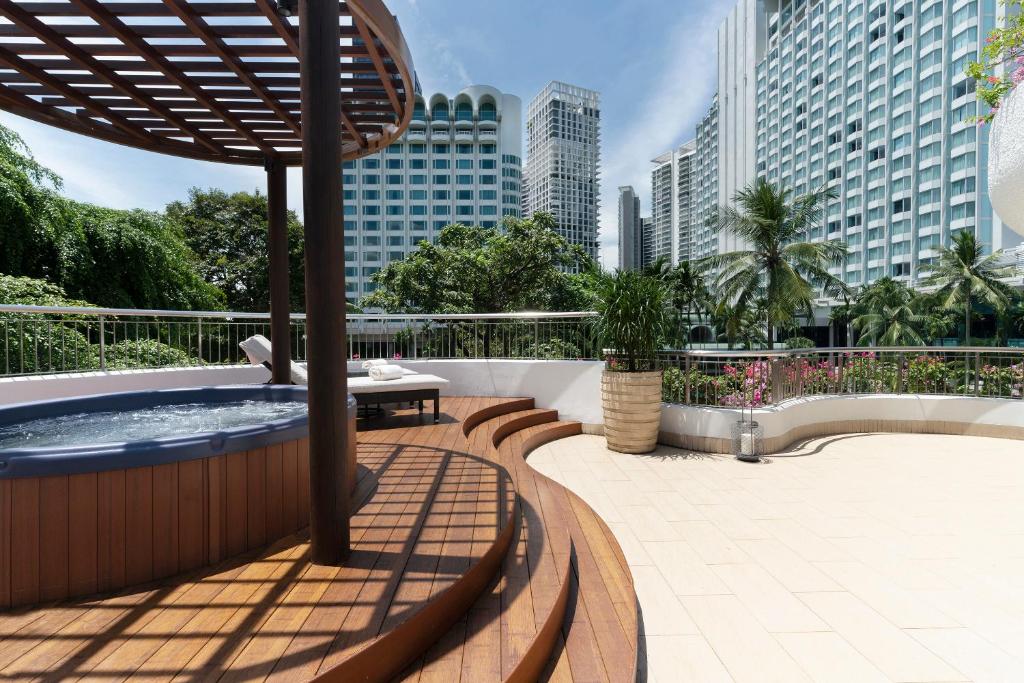 Сьюит (Люкс «Премьер» в крыле Garden) отеля Shangri-La Hotel Singapore, Сингапур (город)