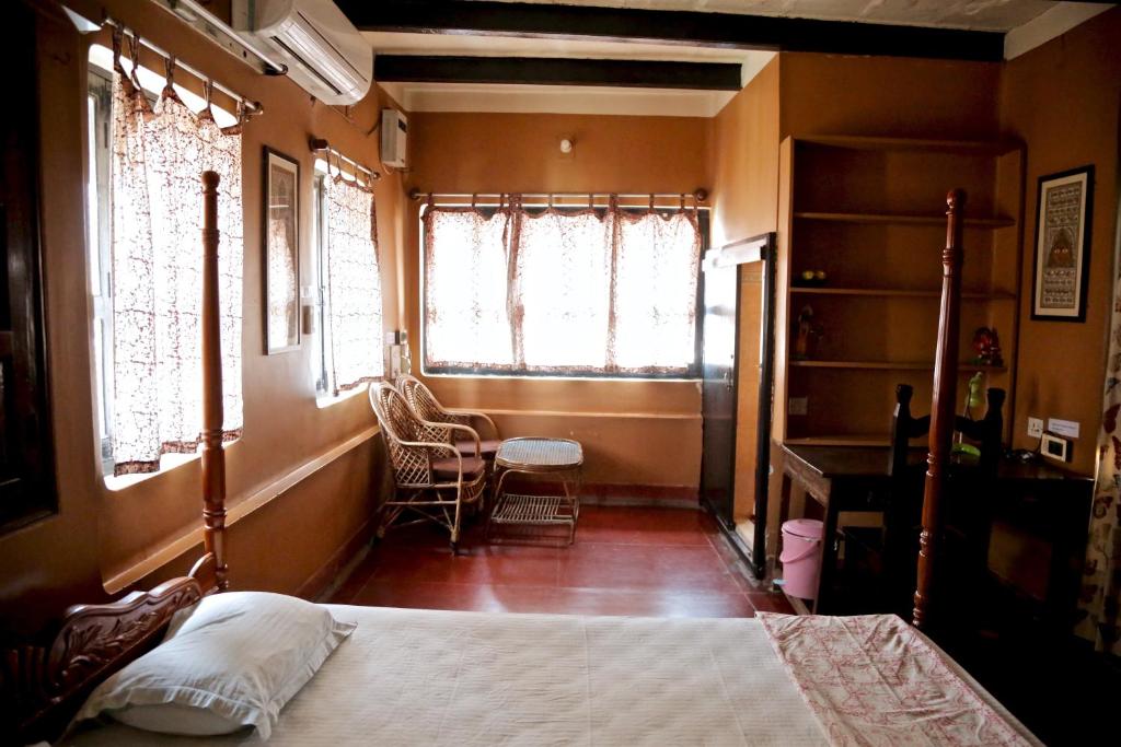 Двухместный (Улучшенный двухместный номер с 1 кроватью) семейного отеля Ram Bhawan Residency, Варанаси