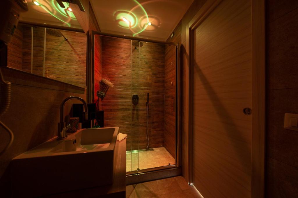 Трехместный (Трехместный номер с собственной ванной комнатой) отеля B&B #foryou, Помпеи