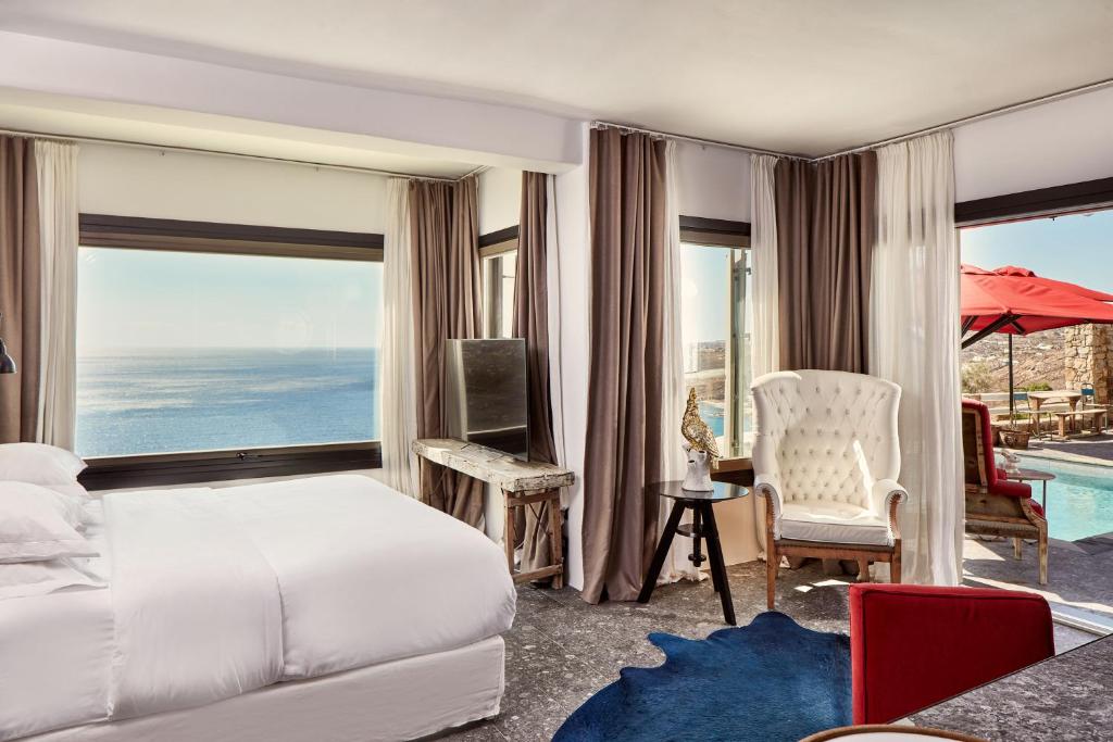 Двухместный (Номер «Гранд» Mystique с видом на море и собственным бассейном) курортного отеля Myconian Avaton Resort, Элия (Эгейские острова)