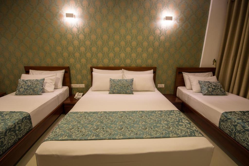 Семейный (Deluxe Family Room with Free 24 hours Check in & Check out), Ceyloni Inn