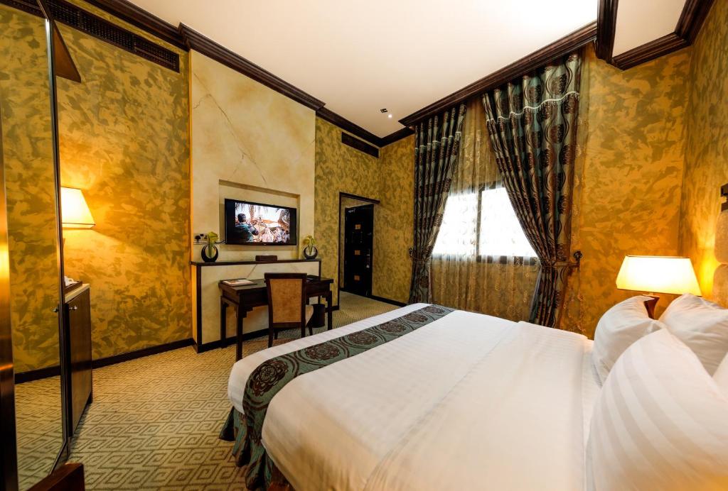 Двухместный (Номер Делюкс) курортного отеля Emirates Park Resort, Аль-Раба