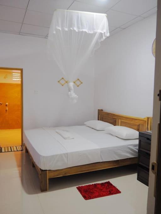 Двухместный (Стандартный двухместный номер с 1 кроватью и вентилятором) гостевого дома Homely Guest, Хабарана