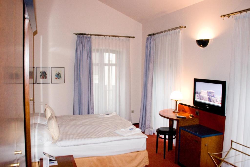Двухместный (Стандартный двухместный номер с 2 односпальными кроватями) отеля Best Western Hotel Domicil, Бонн