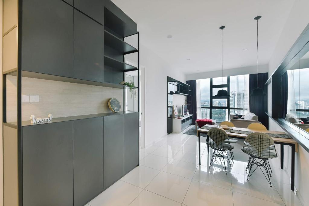 Сьюит (Представительский люкс с кроватью размера 