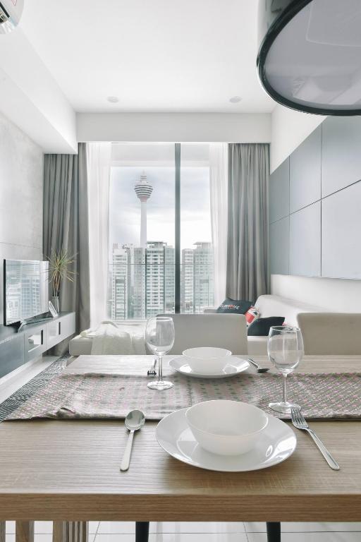 Сьюит (Представительский люкс с кроватью размера 