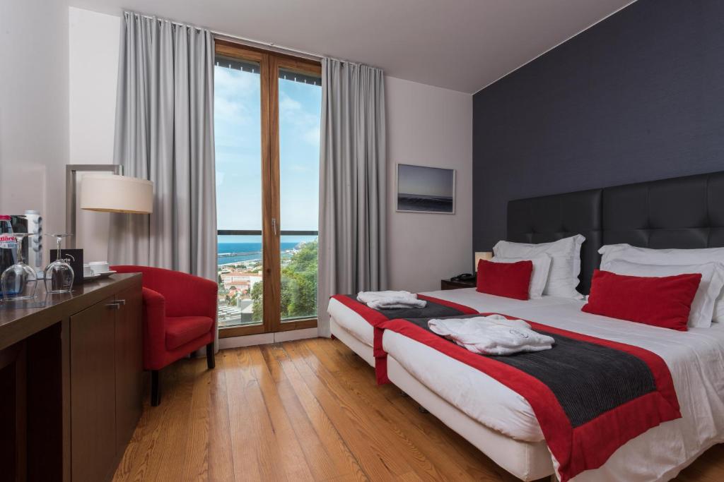 Двухместный (Двухместный номер с 2 отдельными кроватями и видом на море) отеля ARTS IN Hotel Conde Carvalhal, Фуншал
