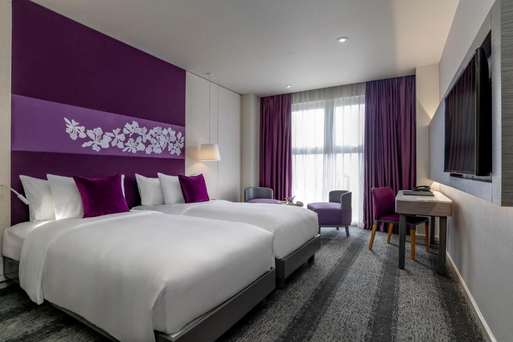 Двухместный (Privilege Twin Room - Privilege Lounge Access) отеля Mercure Hai Phong, Хайфон