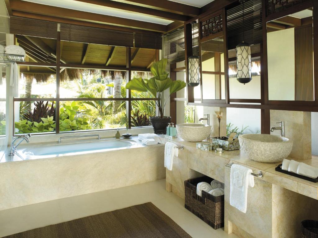 Вилла (Предложение «Бесконечное лето» - Вилла с 1 спальней и бассейном) курортного отеля Shangri-La's Boracay Resort and Spa, Боракай