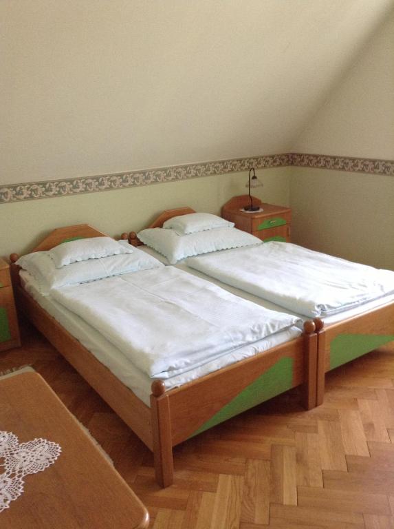 Двухместный (Двухместный номер с 1 кроватью или 2 отдельными кроватями) гостевого дома Főnix Fogadó, Ленти