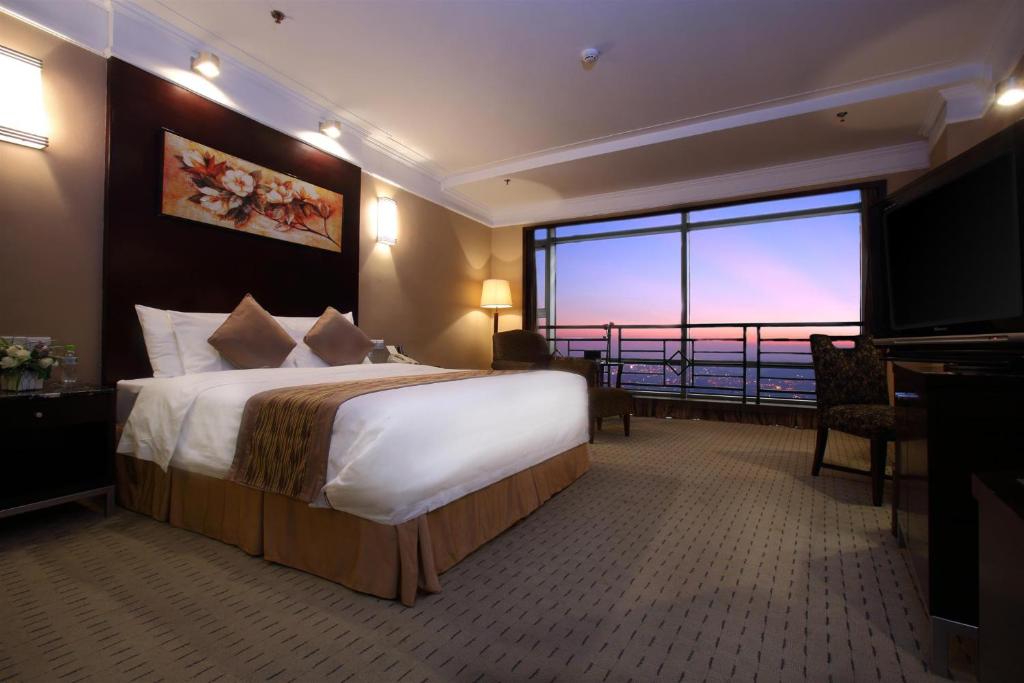 Двухместный (Двухместный номер Делюкс с 1 кроватью) отеля Qingdao Blue Horizon Hotel - Laoshan, Циндао
