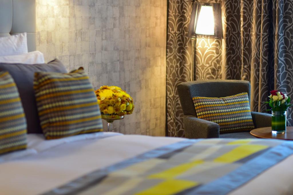 Двухместный (Клубный номер Делюкс с кроватью размера «king-size») отеля The Avenue, a Murwab Hotel, Доха