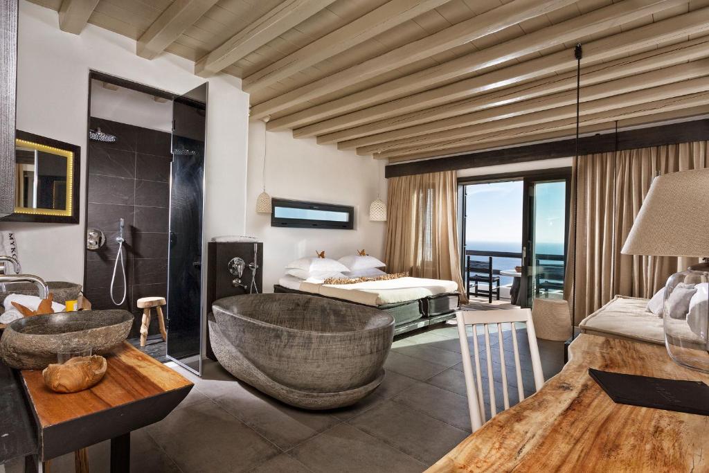 Двухместный (Люкс Majestic Retreat с видом на море) курортного отеля Myconian Utopia Resort, Элия (Эгейские острова)