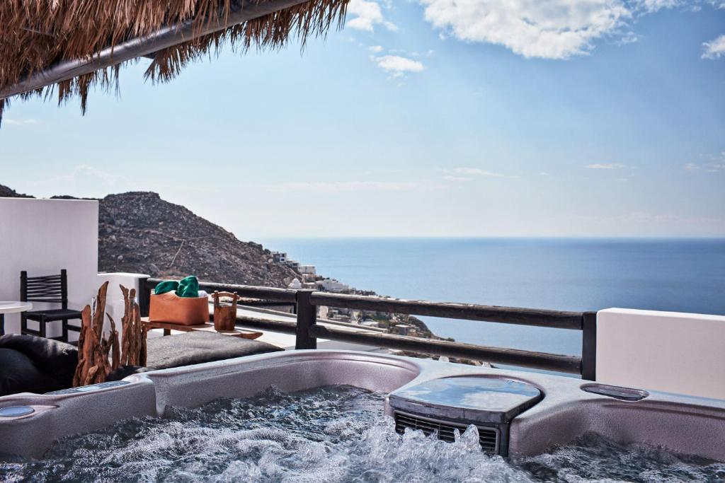 Двухместный (Номер «Райское уединение» с гидромассажной ванной) курортного отеля Myconian Utopia Resort, Элия (Эгейские острова)