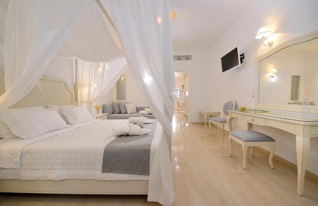 Сьюит (Улучшенный люкс) отеля Kamari Hotel, Платис Ялос, Эгейские острова