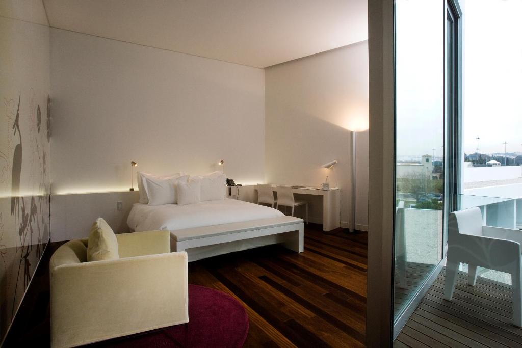 Двухместный (Улучшенный двухместный номер с 1 кроватью и балконом) отеля Altis Belem Hotel & Spa, Лиссабон