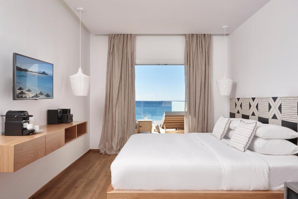 Двухместный (Двухместный номер с 1 кроватью с видом на море) отеля Mykonos Kosmoplaz Beach Resort Hotel, Платис Ялос, Эгейские острова