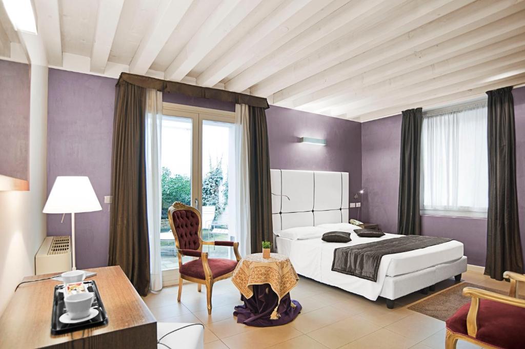 Двухместный (Улучшенный двухместный номер с 1 кроватью и террасой) гостевого дома Al Canal Regio, Венеция