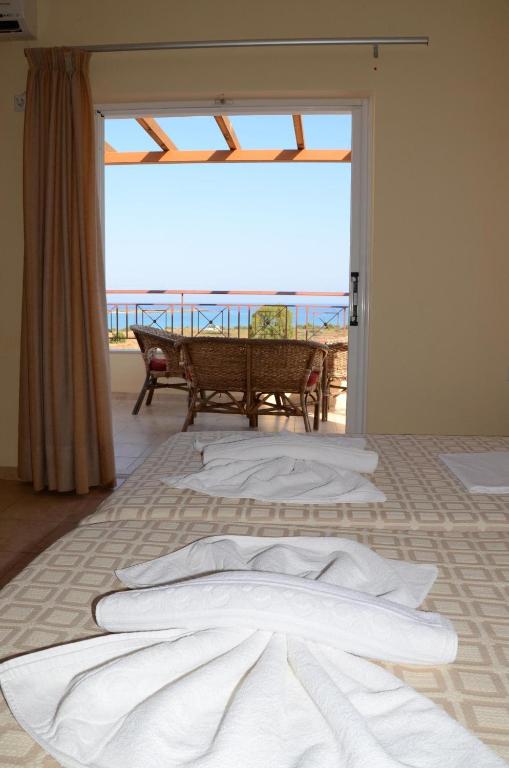 Студио (Улучшенный номер-студио с видом на море - 2 этаж) отеля Elafonisos Diamond Resort, Элафонисси