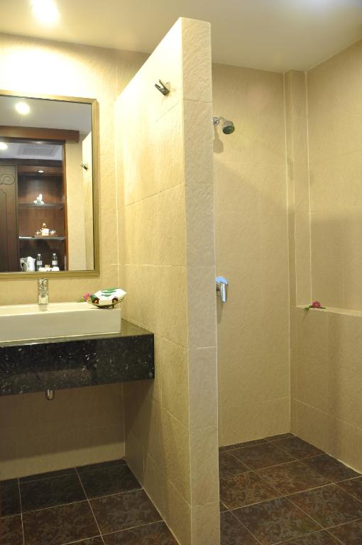 Двухместный (Двухместный номер Делюкс с 1 кроватью или 2 отдельными кроватями) отеля Patong Lodge, Пхукет