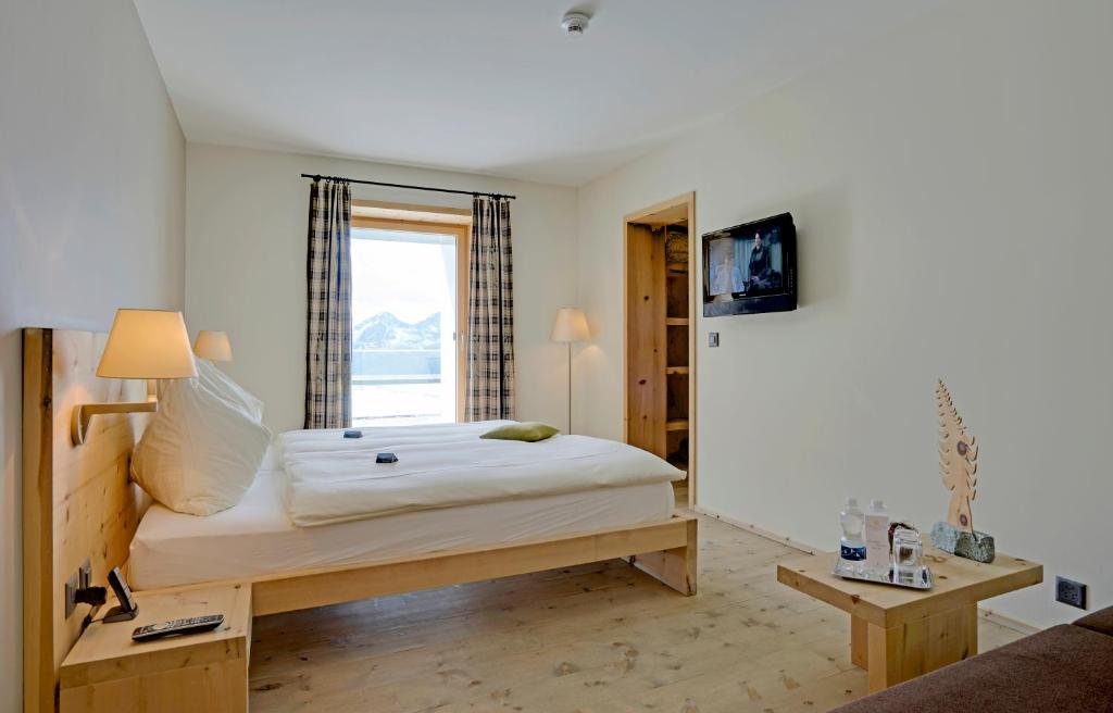 Двухместный (Улучшенный двухместный номер с 1 кроватью и террасой) отеля Romantik Hotel Muottas Muragl, Самедан