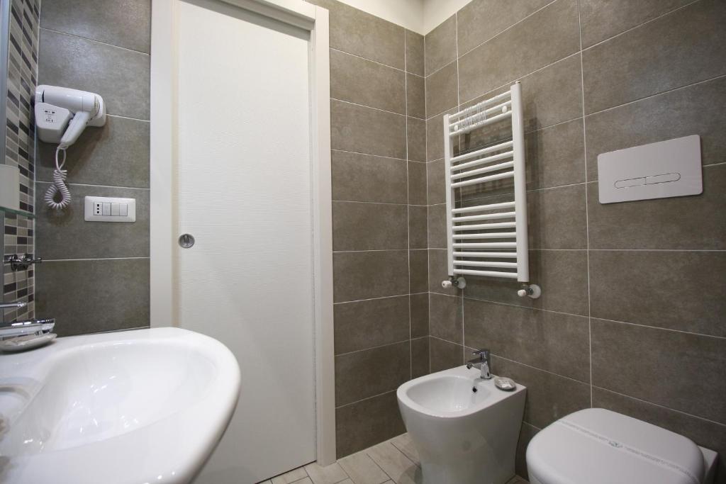 Двухместный (Двухместный номер с 1 кроватью и собственной ванной комнатой) отеля Recia Room, Неаполь
