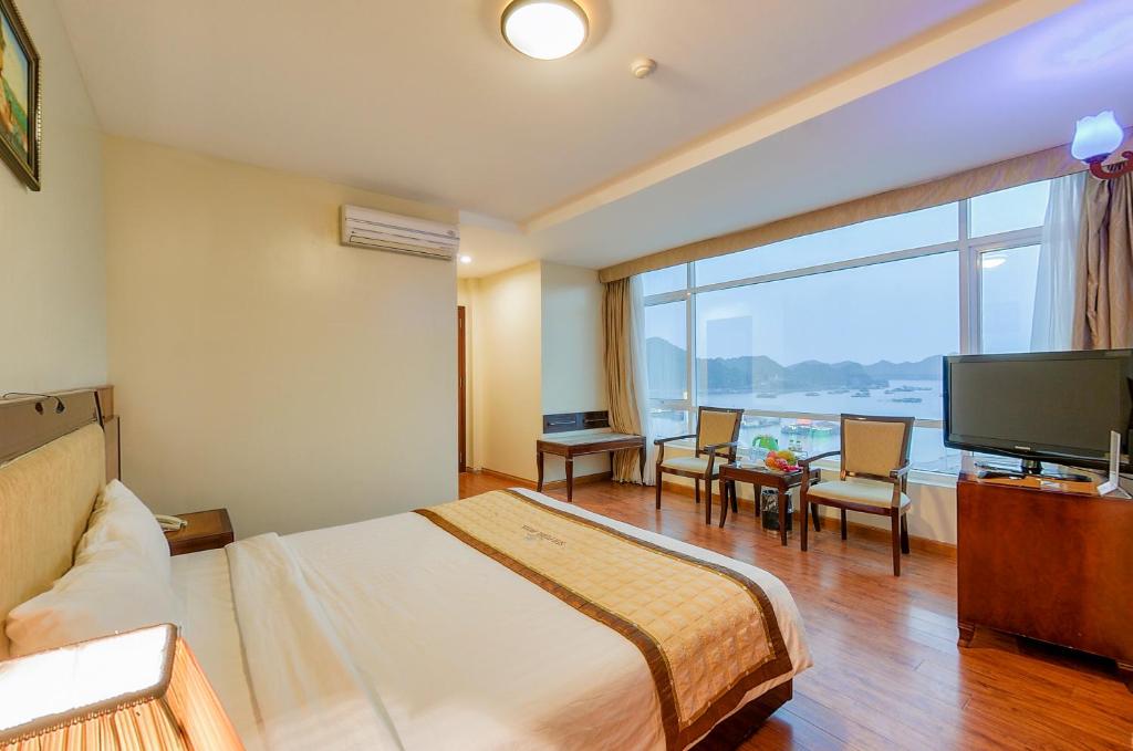 Двухместный (Двухместный номер Делюкс с 1 кроватью) отеля Sea Pearl Cat Ba Hotel, Катба