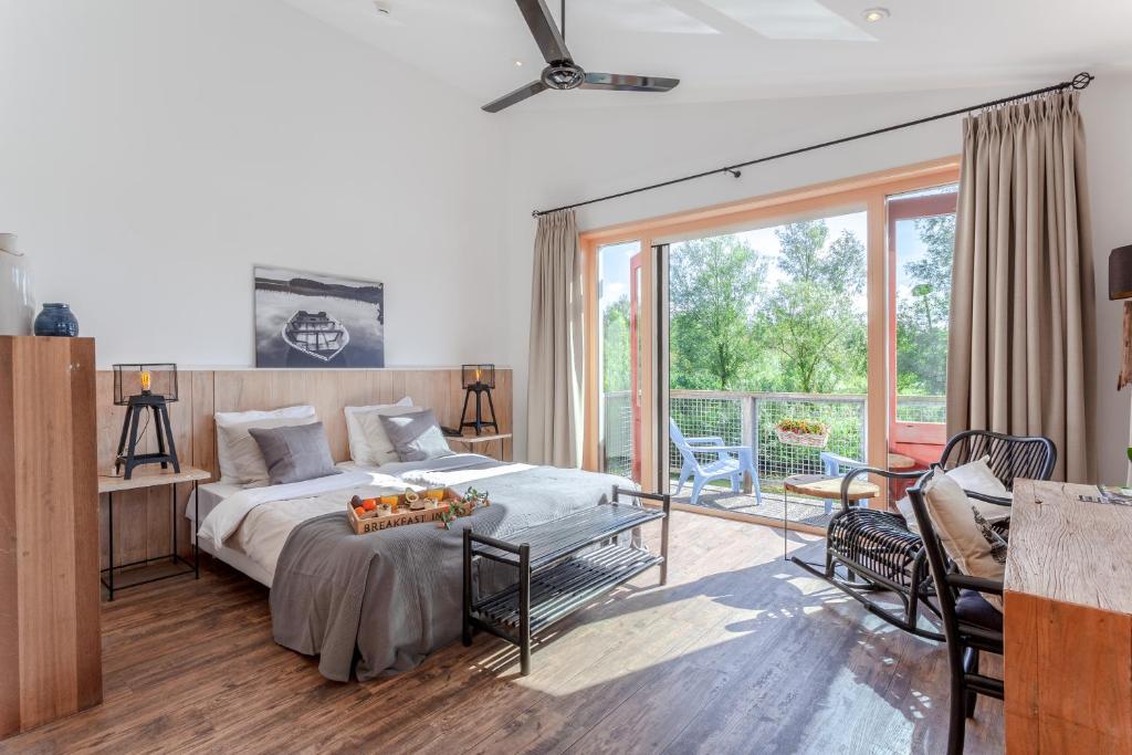 Двухместный (Двухместный номер с 2 отдельными кроватями и балконом), Waterlodges Hajé de Lepelaar