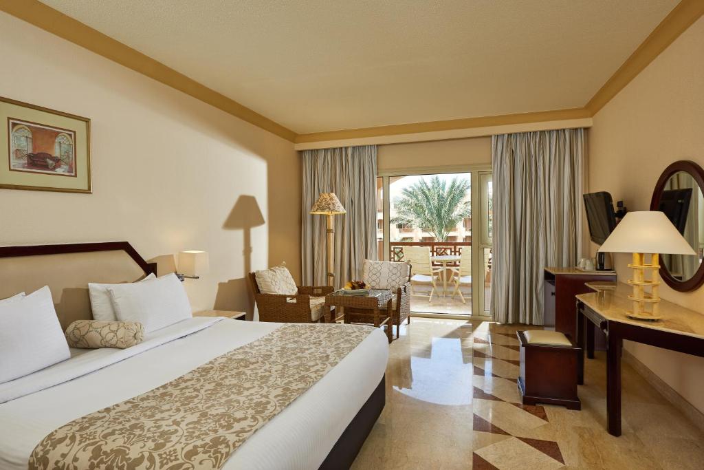 Двухместный (Классический номер с частичным видом на море) курортного отеля Continental Hotel Hurghada, Хургада