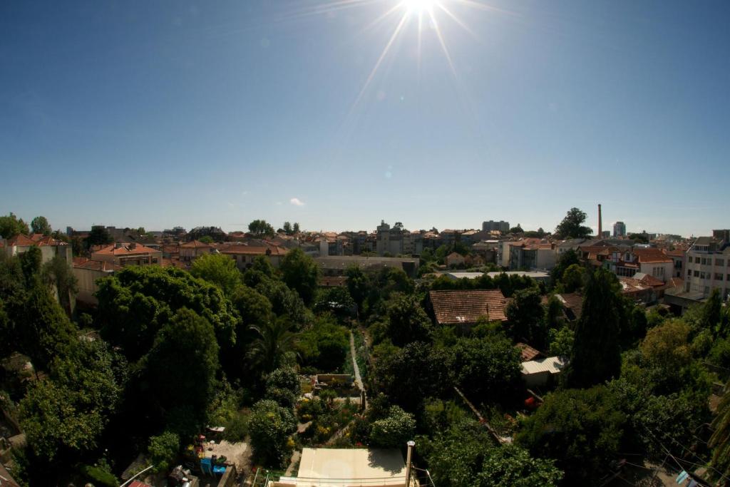 Сьюит (Семейный люкс с балконом и видом на сад), Hotel Estoril Porto