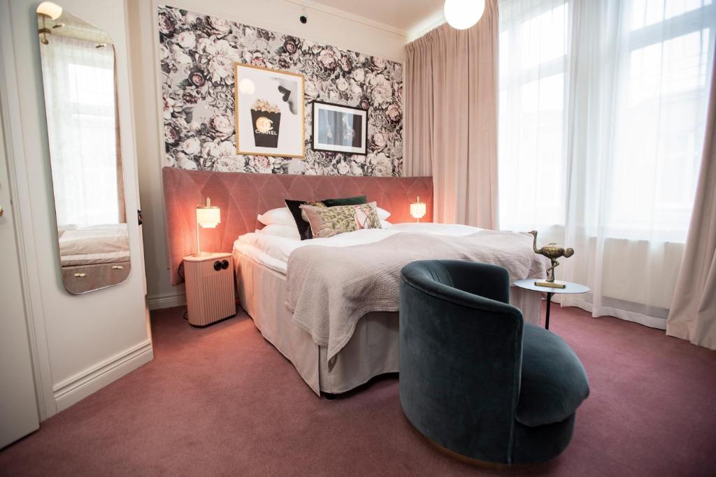 Двухместный (Улучшенный номер с кроватью размера «king-size») отеля Hotel Helsing Helsingborg, Хельсингборг