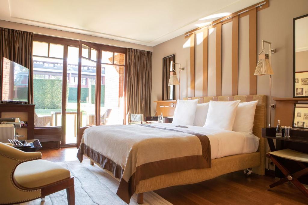 Двухместный (Улучшенный двухместный номер с 1 кроватью и доступом в спа-центр) отеля La Réserve Genève Hotel & Spa, Женева