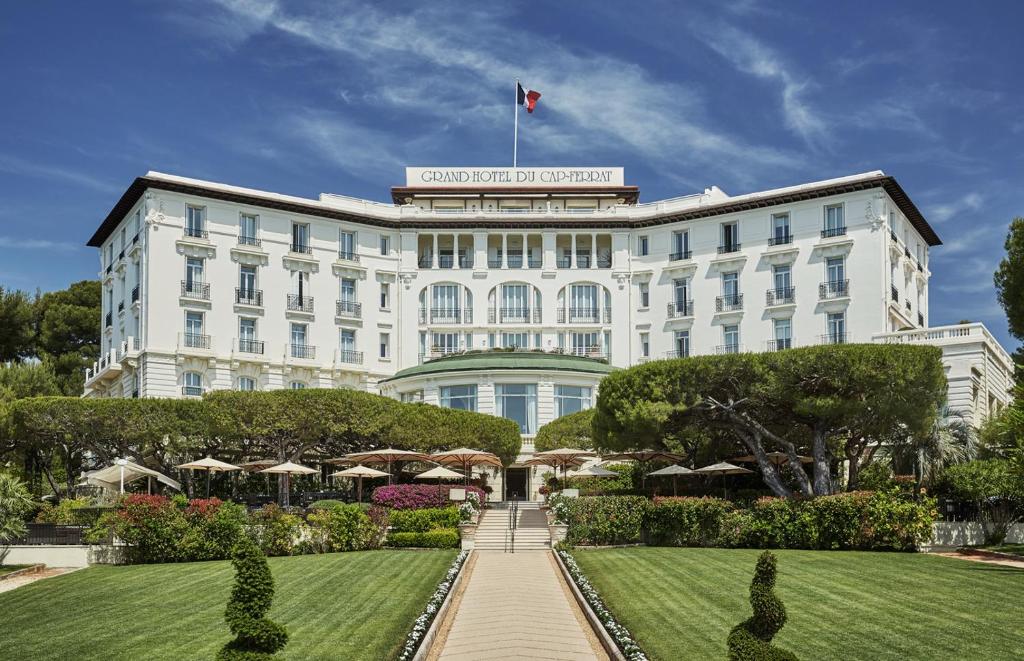 Двухместный (Улучшенный номер «Сосновый лес» с кроватью размера «queen-size») отеля Grand-Hotel du Cap-Ferrat, A Four Seasons, Больё-сюр-Мер