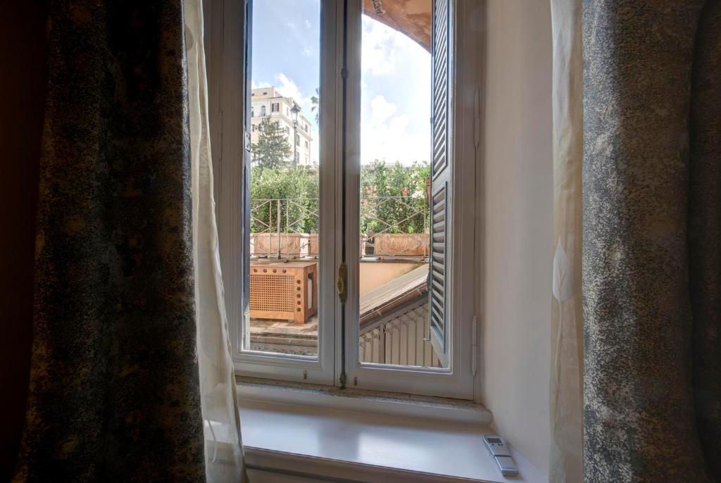 Номер (Дом для отпуска), Trinità dei Monti 3 Bedroom Apartment with Terrace