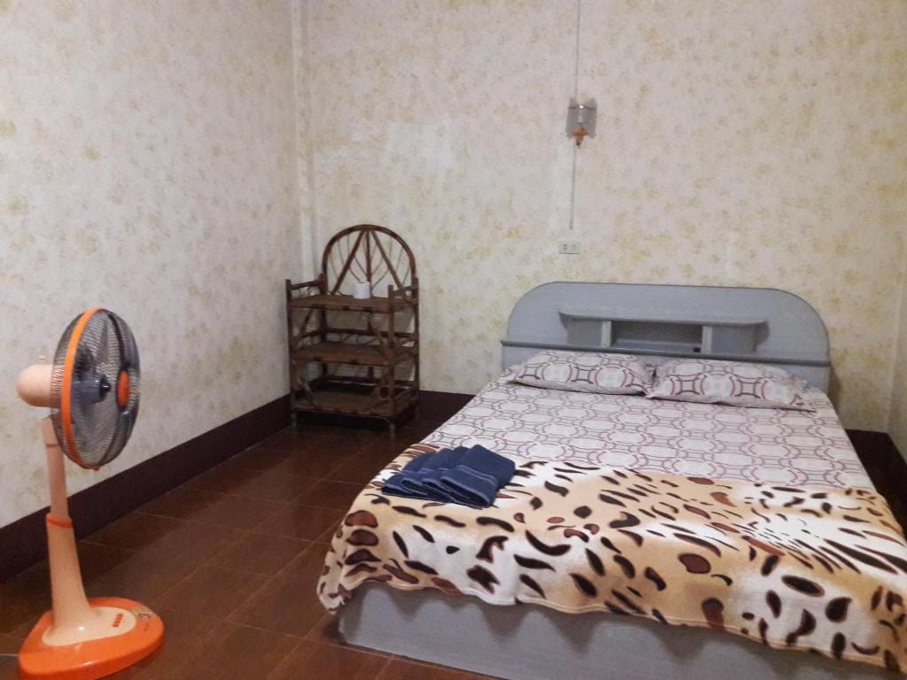 Двухместный (Двухместный номер с 1 кроватью, вентилятором и общей ванной комнатой) гостевого дома JP Mansion, Краби