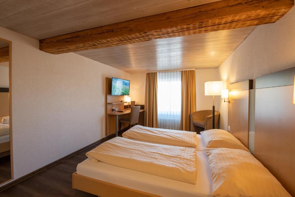 Двухместный (Улучшенный двухместный номер с 1 кроватью) отеля Hotel zum goldenen Kreuz, Санкт-Галлен