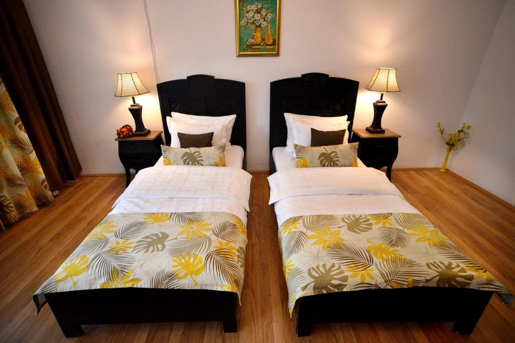 Двухместный (Двухместный номер с 2 отдельными кроватями) гостевого дома Casa Negustorului, Дева