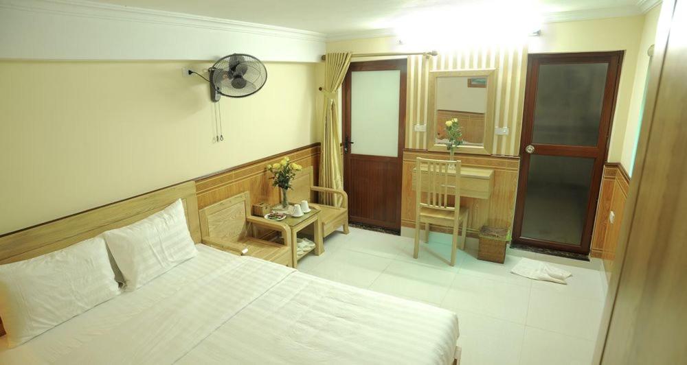 Двухместный (Стандартный двухместный номер с 1 кроватью) семейного отеля Hoang Giang Homestay, Ниньбинь