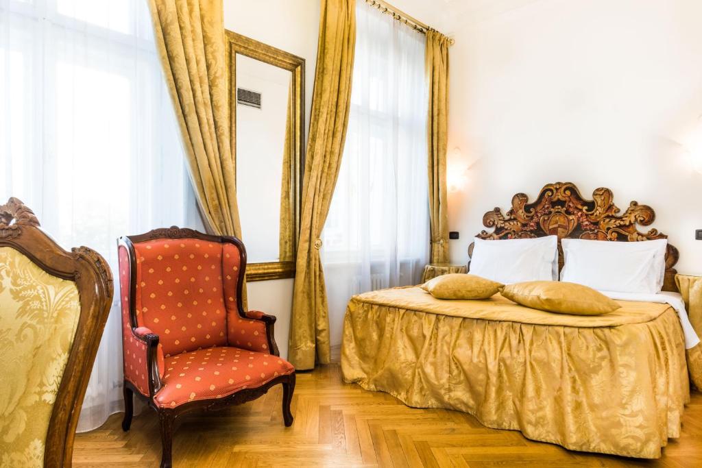 Двухместный (Стандартный двухместный номер с 1 кроватью или 2 отдельными кроватями) отеля Charles Bridge Palace, Прага