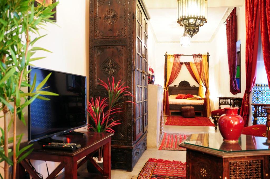 Сьюит (Alif Lila Wa Lila (Junior Suite)) гостевого дома Riad Al Mamoune, Марракеш