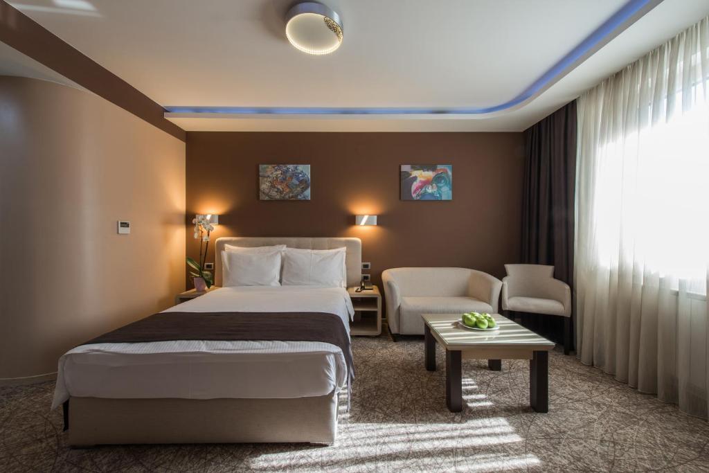 Двухместный (Двухместный номер с 1 кроватью) отеля Garni Hotel Aveny, Чачак