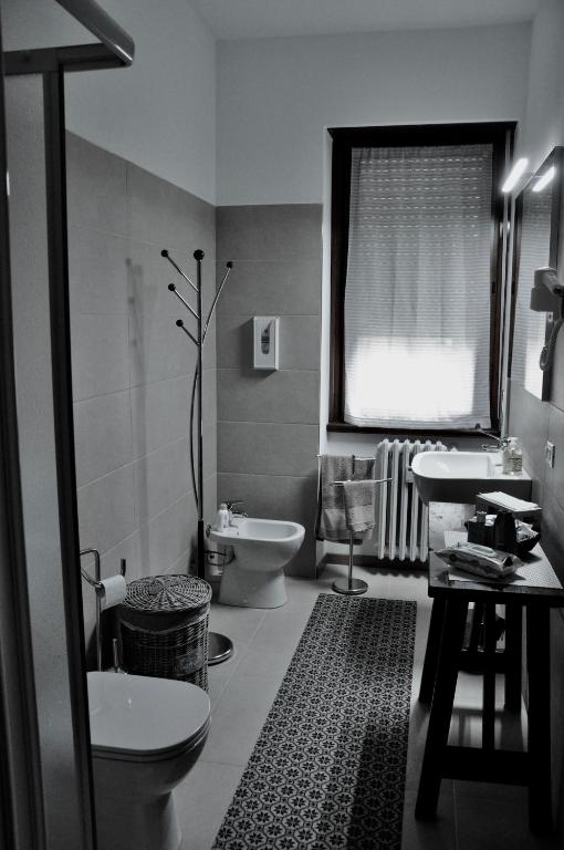Двухместный (Двухместный номер с 1 кроватью и собственной ванной комнатой вне номера) гостевого дома CityWalls Guest House Bergamo, Бергамо