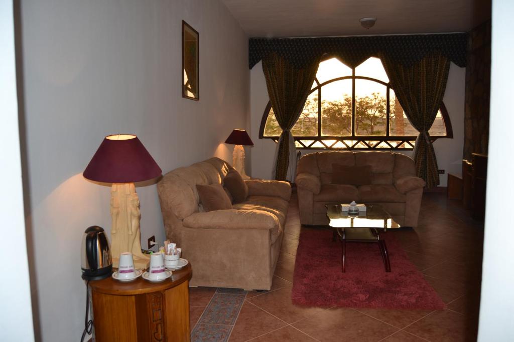 Сьюит (Представительский люкс) отеля Seti Abu Simbel Lake Resort, Абу-Симбел