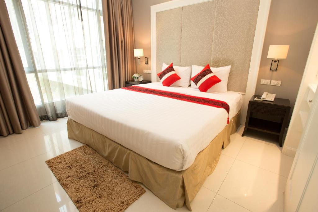Двухместный (Представительский двухместный номер с 1 кроватью) отеля Hope Land Executive Residence Sukhumvit 46, Бангкок