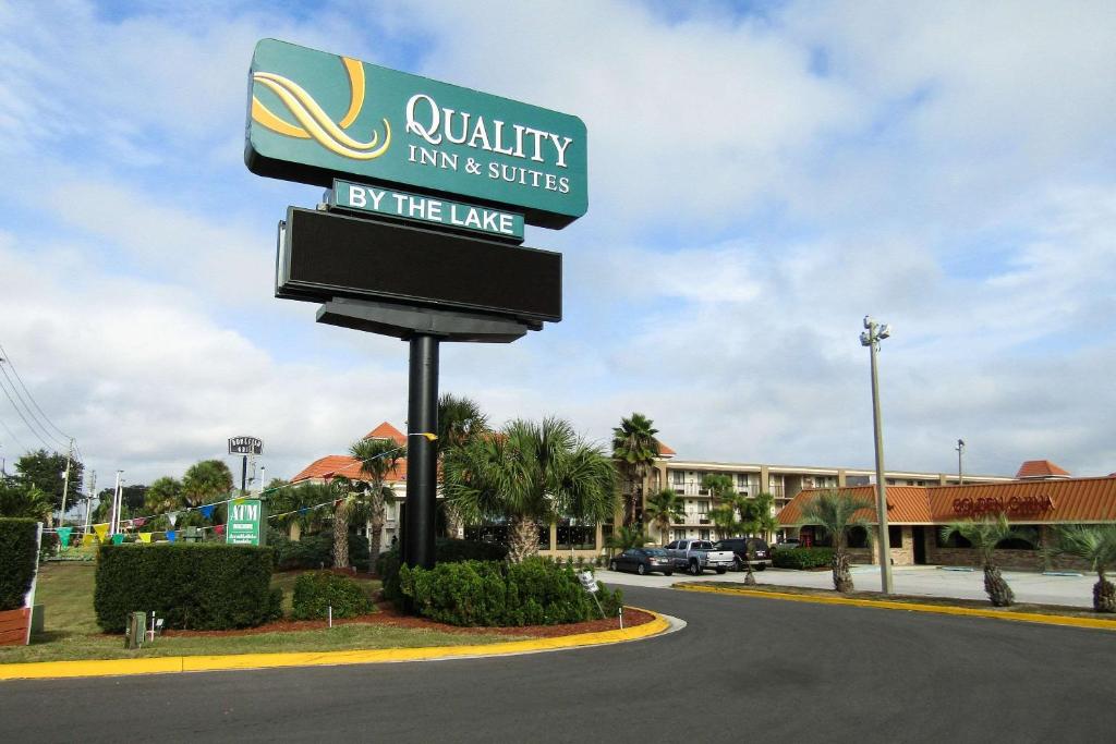 Quality Inn & Suites by the Lake